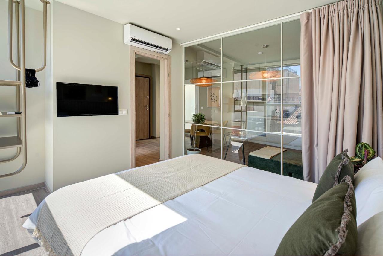 Yalarent Stunning Apartments At The Heart Of أثينا المظهر الخارجي الصورة