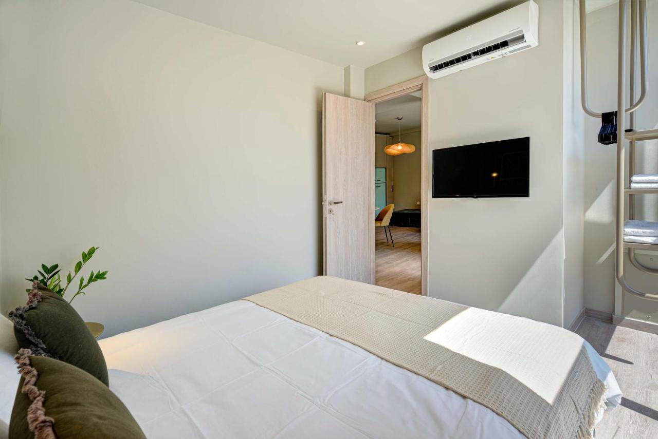 Yalarent Stunning Apartments At The Heart Of أثينا المظهر الخارجي الصورة