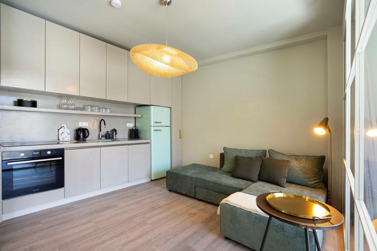 Yalarent Stunning Apartments At The Heart Of أثينا المظهر الخارجي الصورة